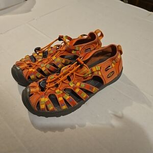 Keen Women whisper raya In Hot Coral Hiking Shoes Size 5